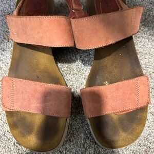 Women’s Peach dressy sandals